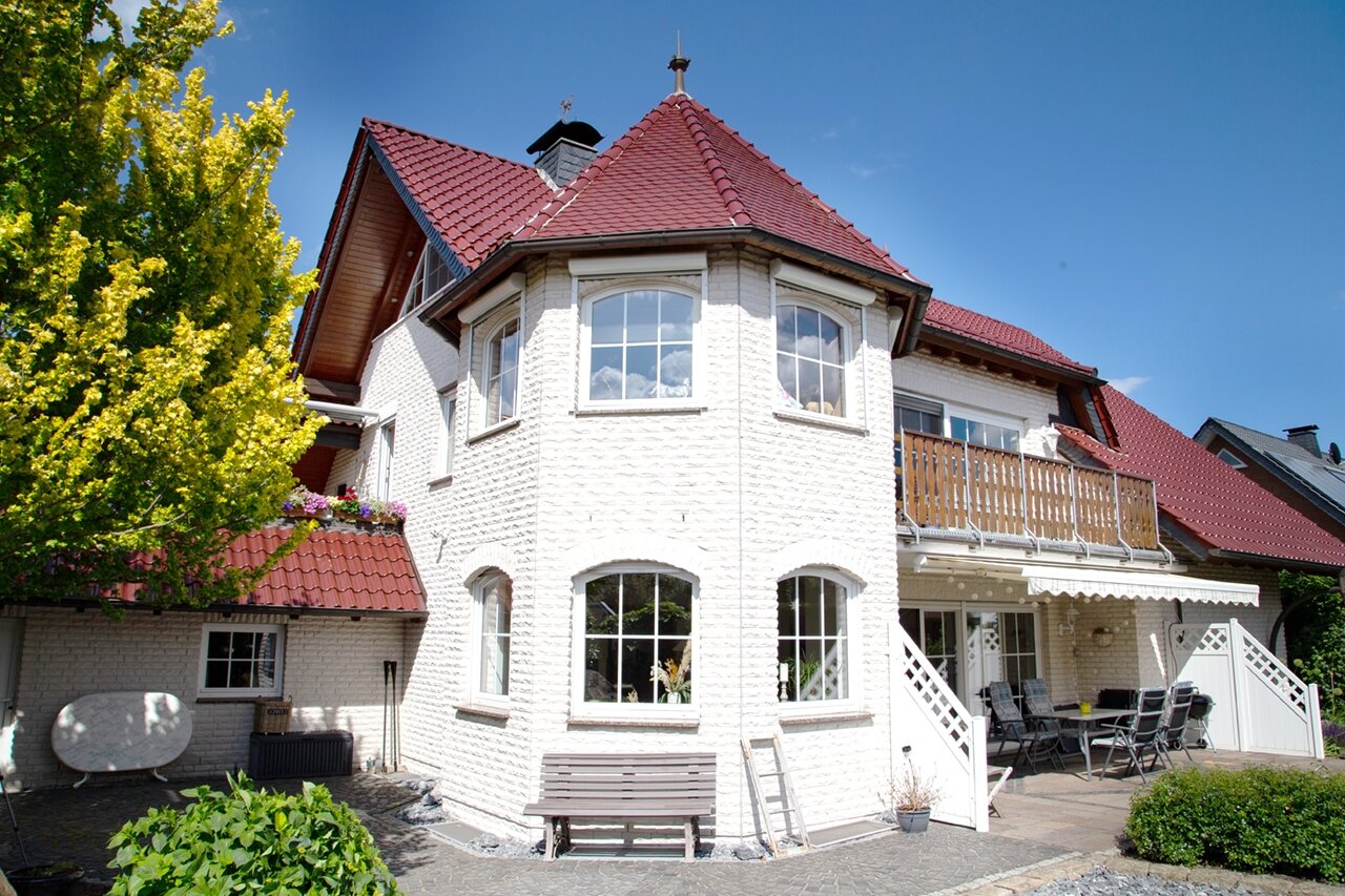 Exklusives Zweifamilienhaus mit Turmaussicht