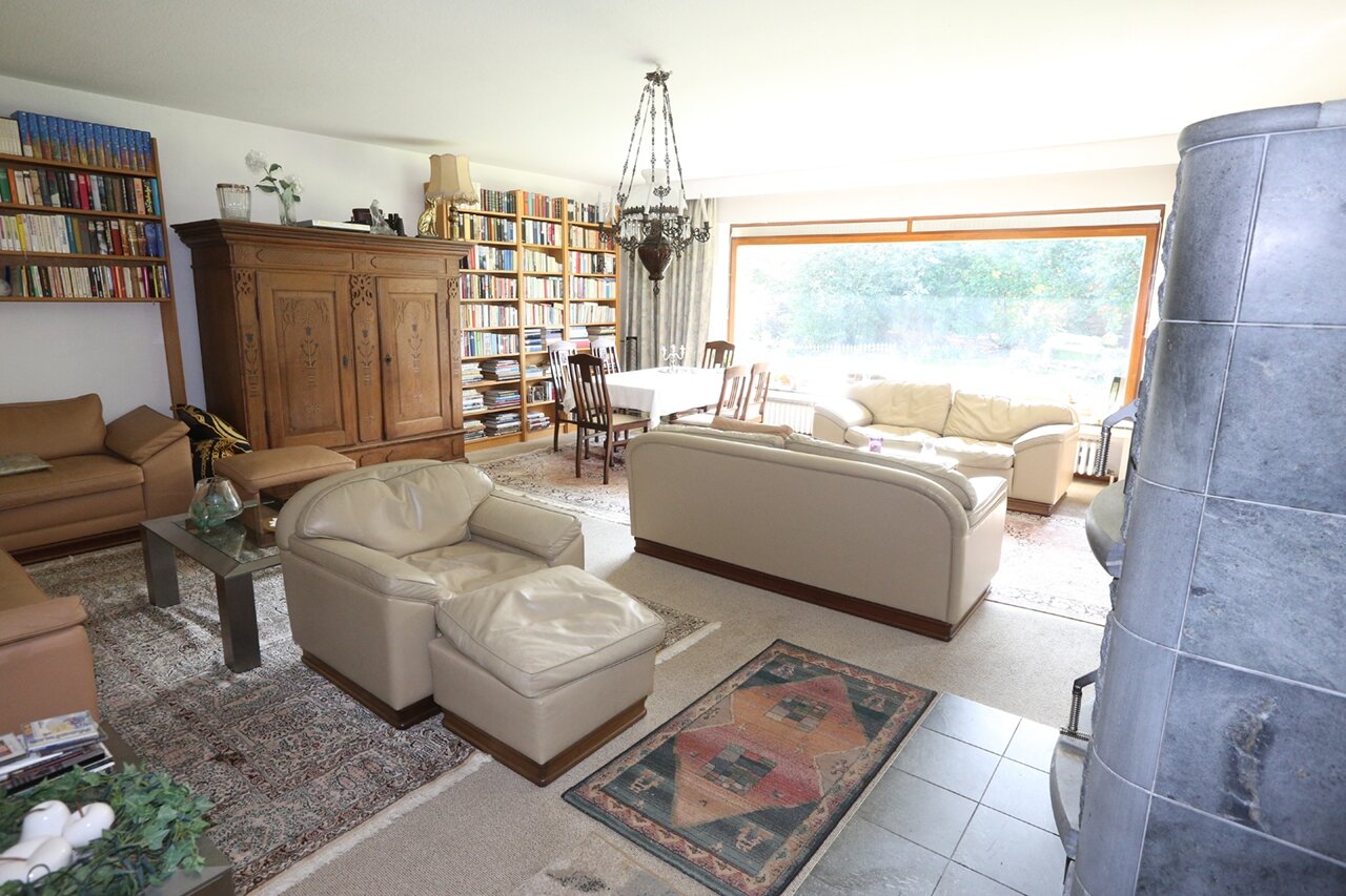 Großzügige Villa mit Einliegerwohnung – Raumwunder mit Eleganz und Komfort