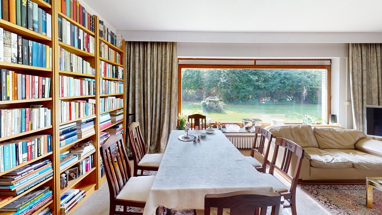 Großzügige Villa mit Einliegerwohnung – Raumwunder mit Eleganz und Komfort