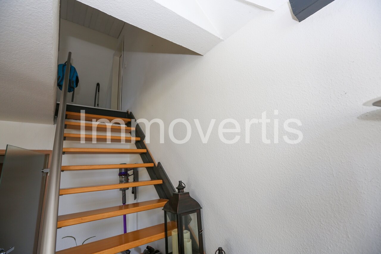 Außergewöhnliches Zweifamilienhaus mit Architektenanbau