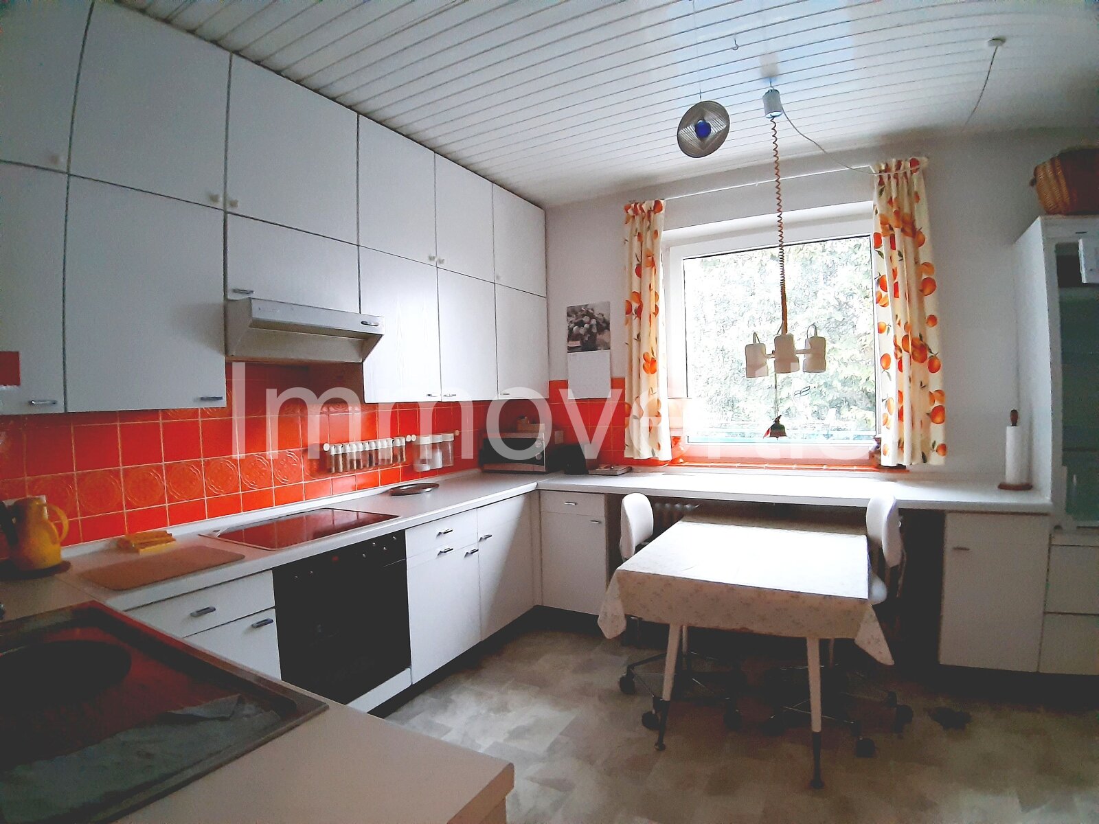 Vielseitiges Einfamilienhaus mit Einliegerwohnung, Sauna und Fernblick