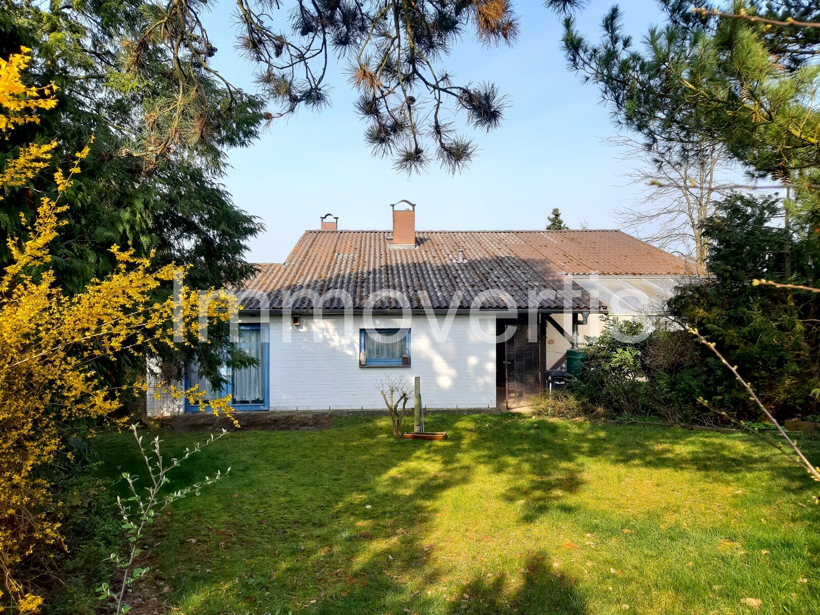Vielseitiges Einfamilienhaus mit Einliegerwohnung, Sauna und Fernblick