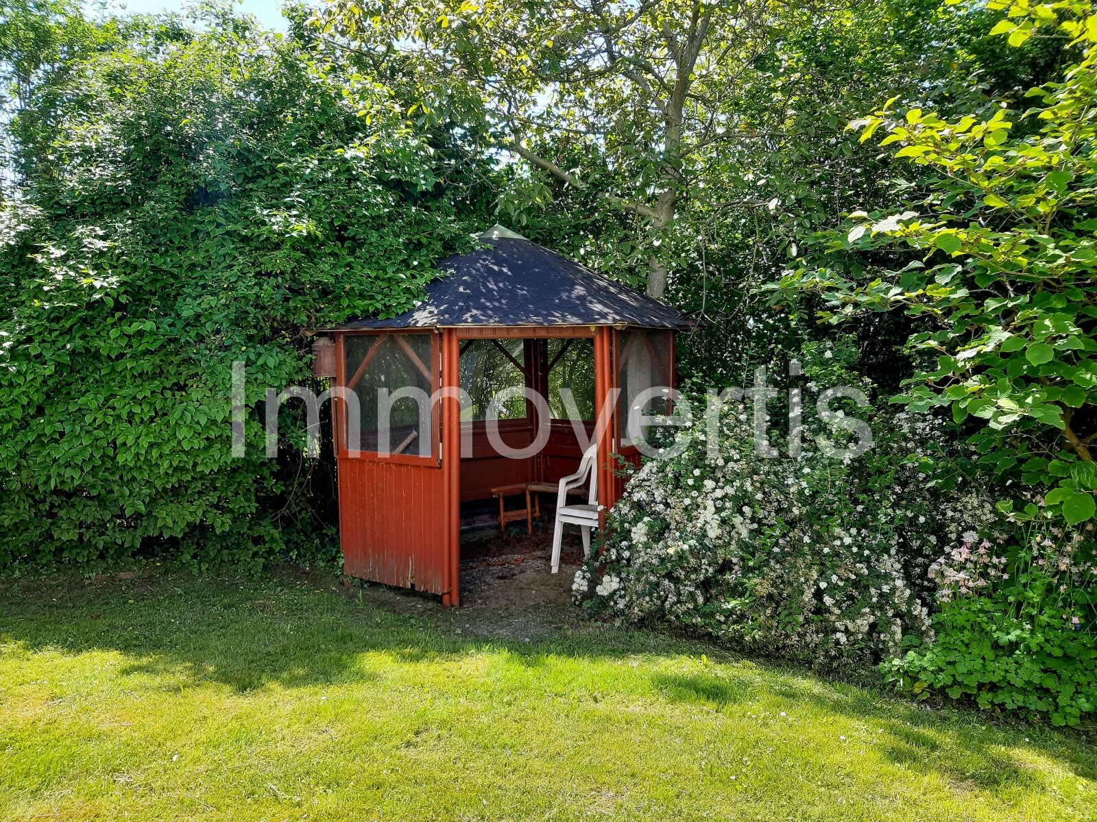 Vielseitiges Einfamilienhaus mit Einliegerwohnung, Sauna und Fernblick
